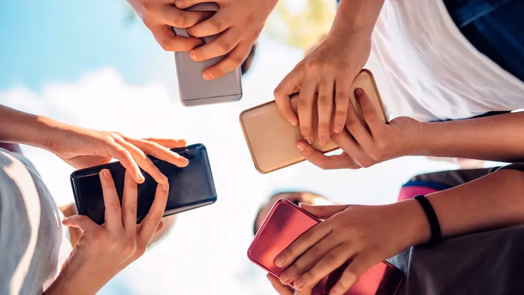 هوش مصنوعی و رشد موبایل؛ محتوای کوتاه و فروشگاه‌های ثالث