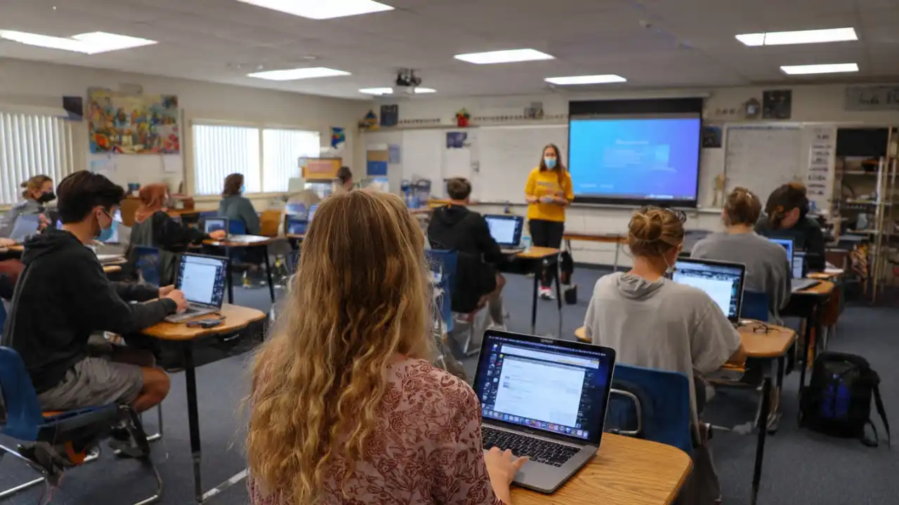 یونان برنامه آزمایشی ChatGPT را در مدارس خود آغاز کرد