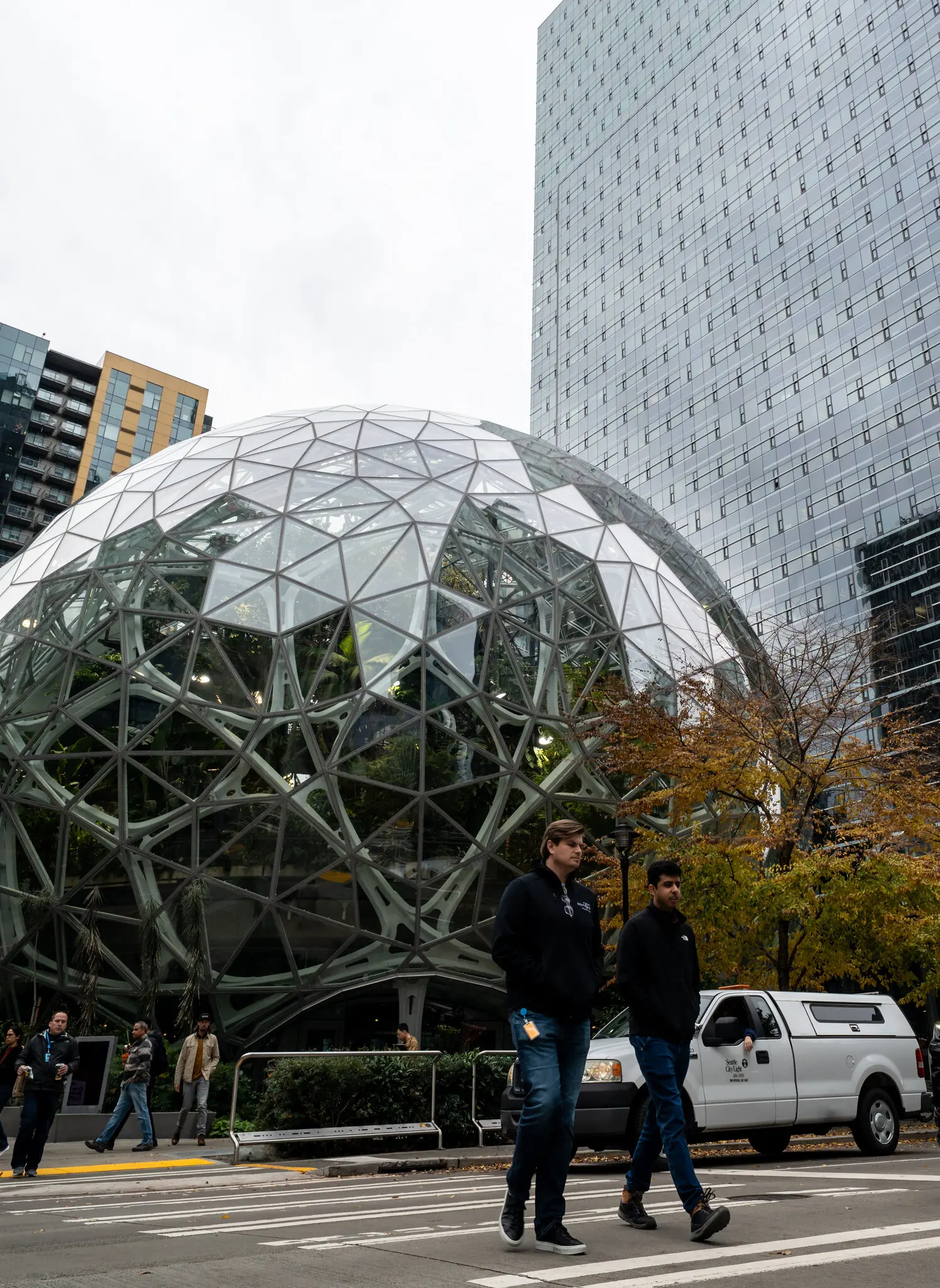 اخراج‌های گسترده در عصر هوش مصنوعی؛ بازسازی یا بحران؟